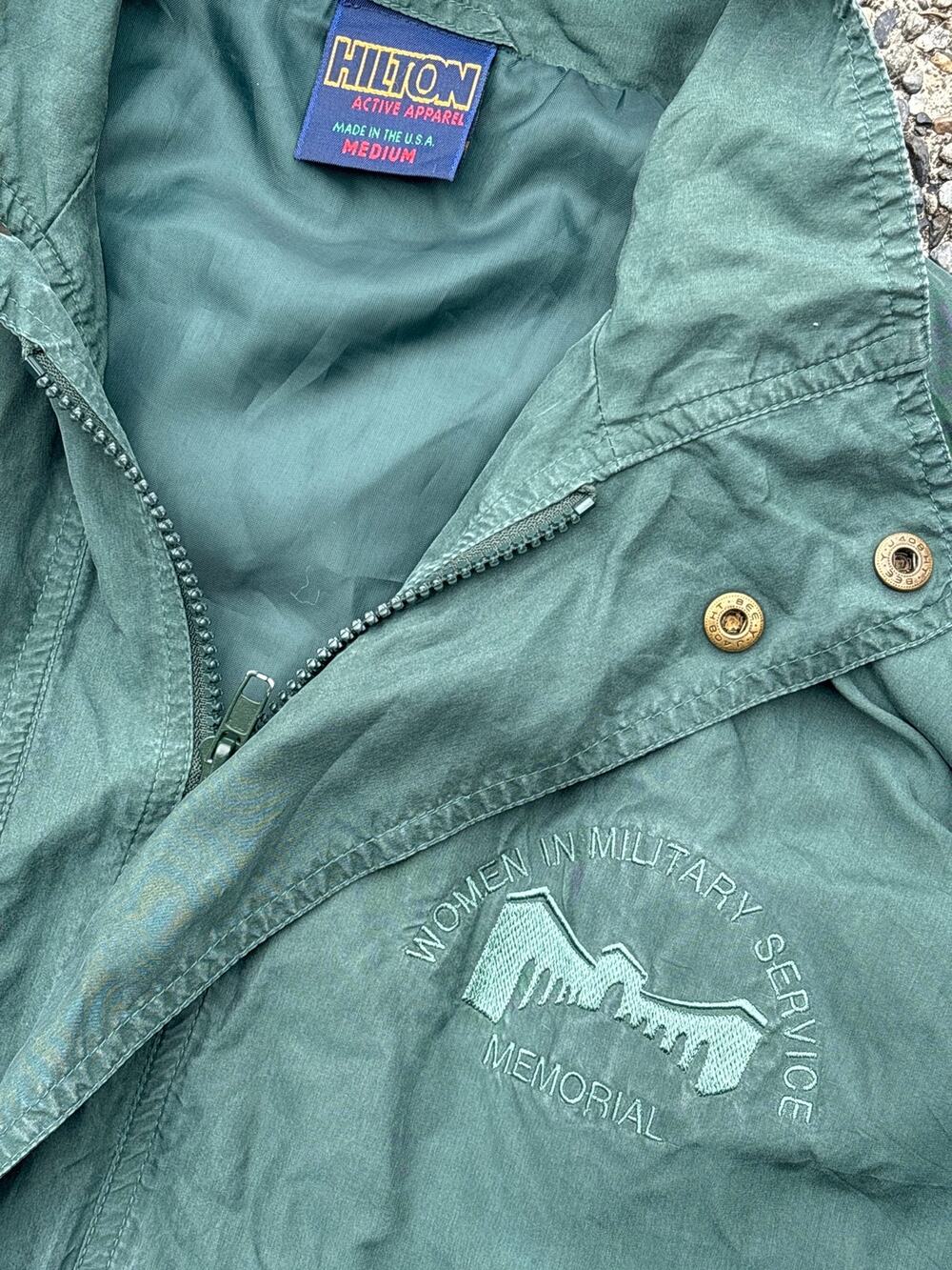 Vtg 80s Women Military Service Memorial Embroidered Silk Nylon Jacket Hilton Med